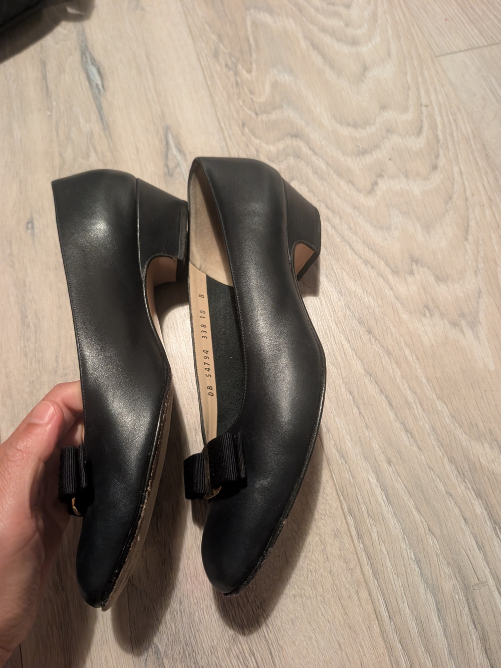 Salvatore Ferragamo Navy Leather Bow Flats with Gold Hardware - Picture 9 of 11